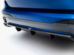 Maxton Design Prepreg Carbon Fiber Rear Diffuser BMW X7 M-Pack G07 / G07 Facelift (version with towbar) - Wayside Performance 