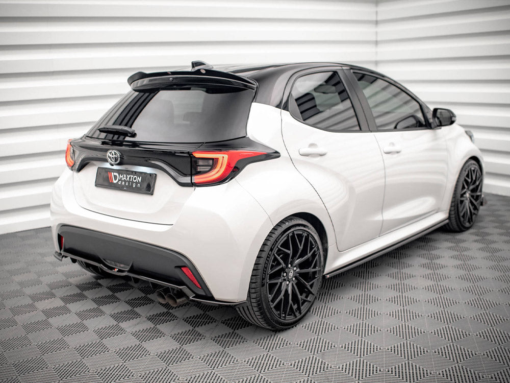 Central Rear Splitter V.2 (Vertical Bars) Toyota Yaris Mk4 - Wayside Performance 