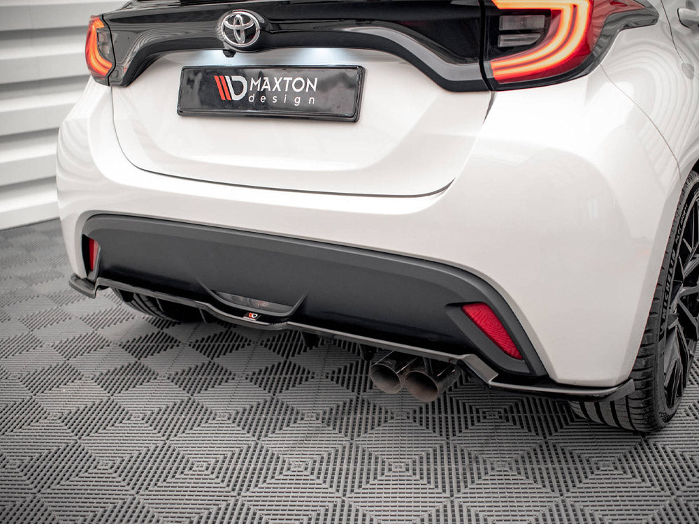 Central Rear Splitter V.2 (Vertical Bars) Toyota Yaris Mk4 - Wayside Performance 