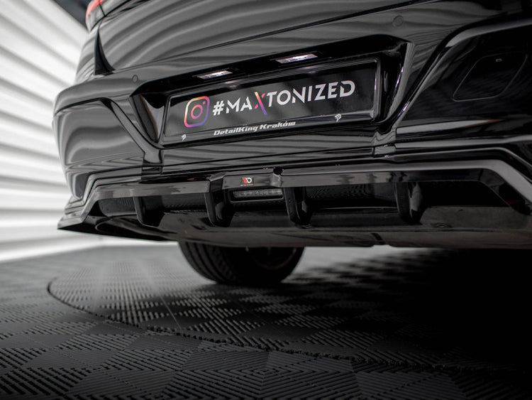 Central Rear Splitter (Vertical Bars) BMW 7 M-Pack G70 - Wayside Performance 
