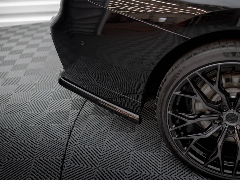 Central Rear Splitter (Vertical Bars) BMW 7 M-Pack G70 - Wayside Performance 