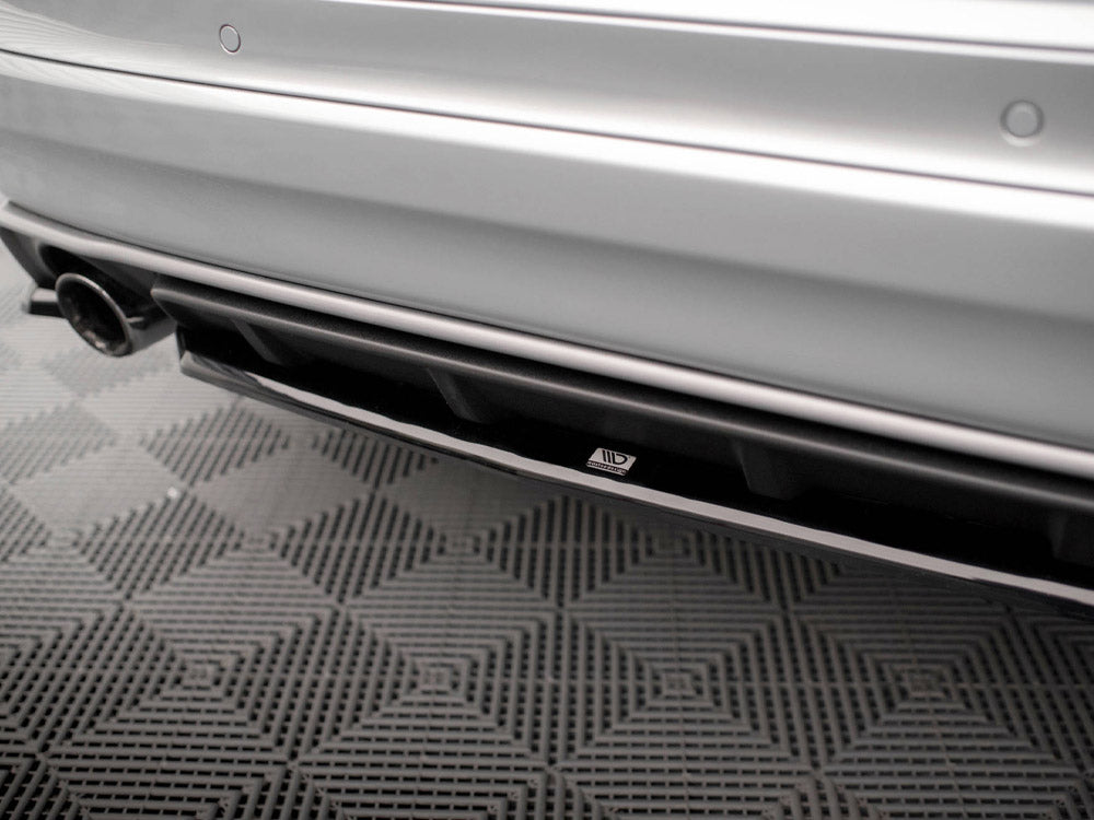 Central Rear Splitter Volvo XC60 R-Design Mk1 Facelift - Wayside Performance 