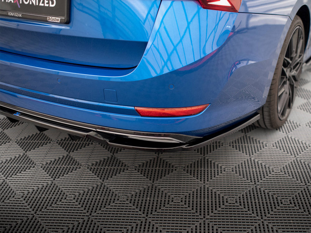 Central Rear Splitter (Vertical Bars) Skoda Octavia Sportline Mk4 - Wayside Performance 
