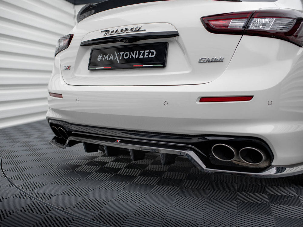Central Rear Splitter (Vertical Bars) Maserati Ghibli Mk3 Facelift - Wayside Performance 