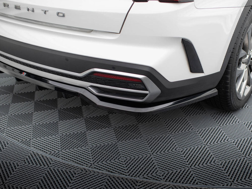 Central Rear Splitter (Vertical Bars) Kia Sorento Mk4 - Wayside Performance 