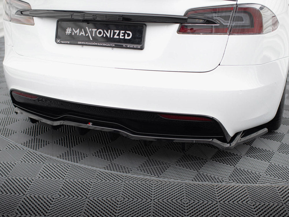 Central Rear Splitter (Vertical Bars) V.2 Tesla Model S Plaid Mk1 Facelift - Wayside Performance 