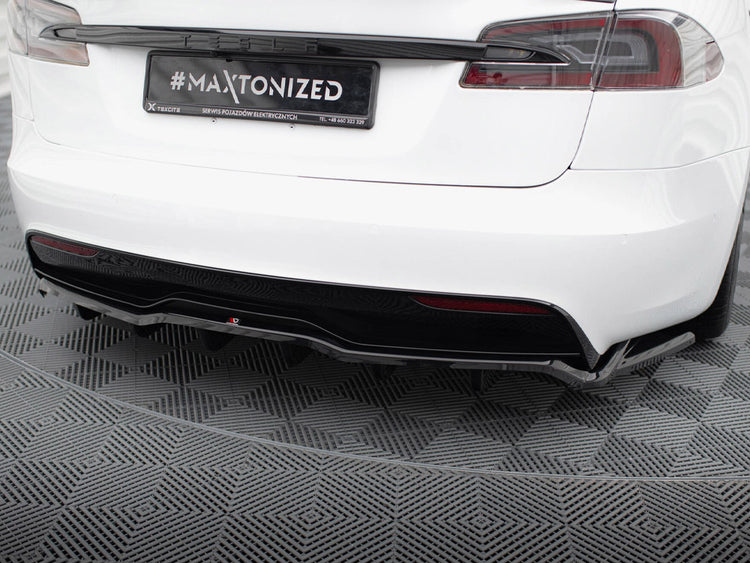 Central Rear Splitter (Vertical Bars) V.2 Tesla Model S Plaid Mk1 Facelift - Wayside Performance 