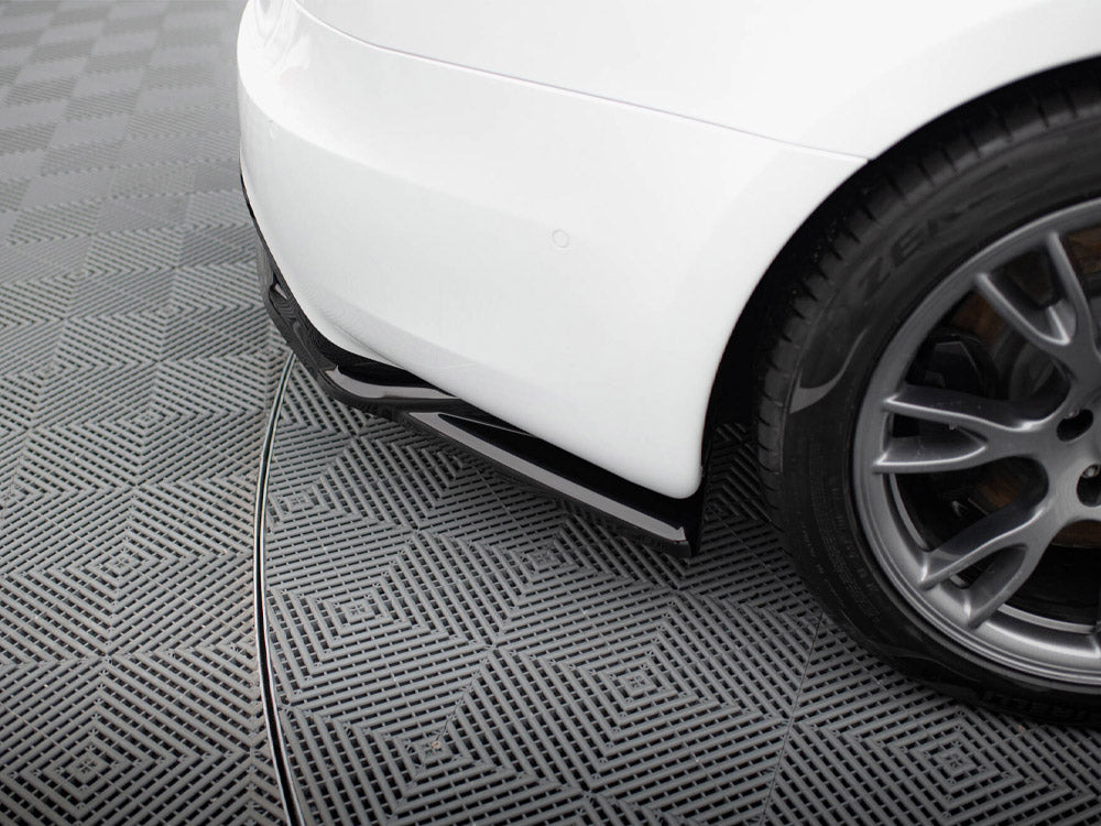 Central Rear Splitter (Vertical Bars) V.2 Tesla Model S Plaid Mk1 Facelift - Wayside Performance 