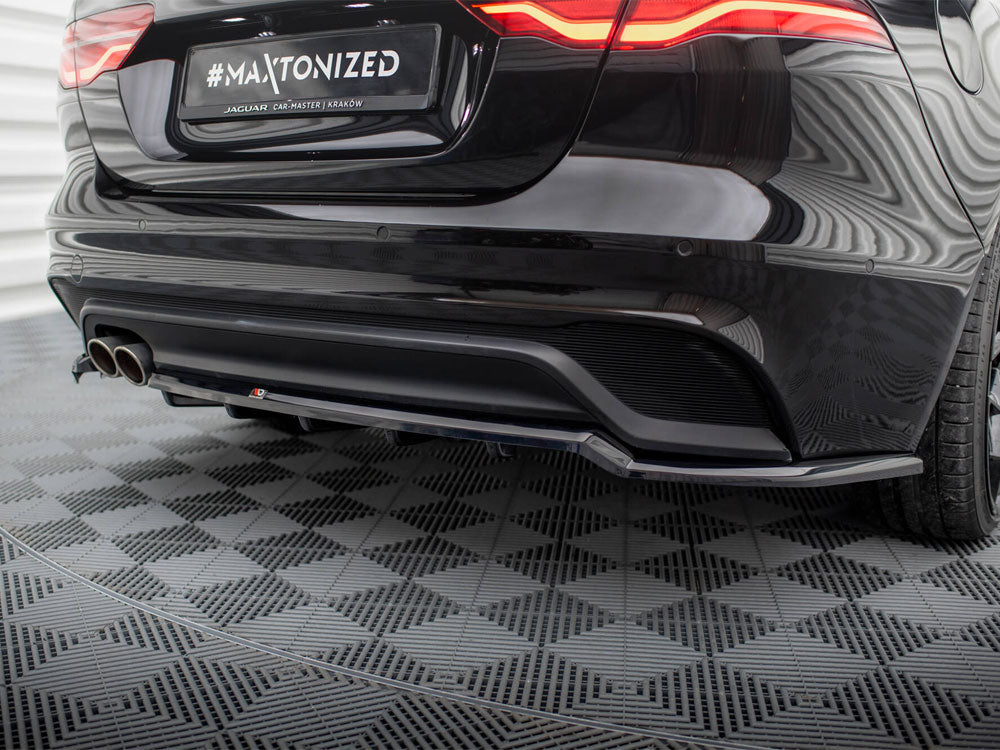 Central Rear Splitter (Vertical Bars) Jaguar XE X760 Facelift - Wayside Performance 