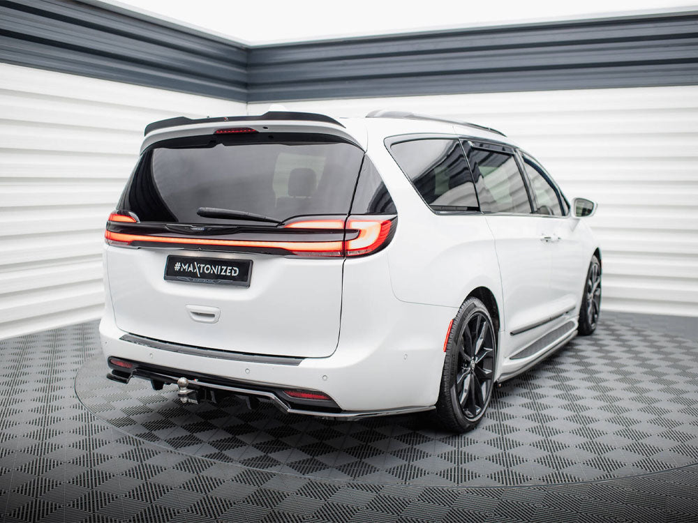 Central Rear Splitter (Vertical Bars) Chrysler Pacifica Mk2 Facelift - Wayside Performance 